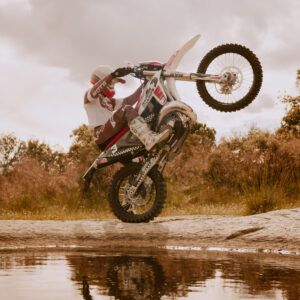 LA BELLOTA MOTERA RAISING CHAMPS